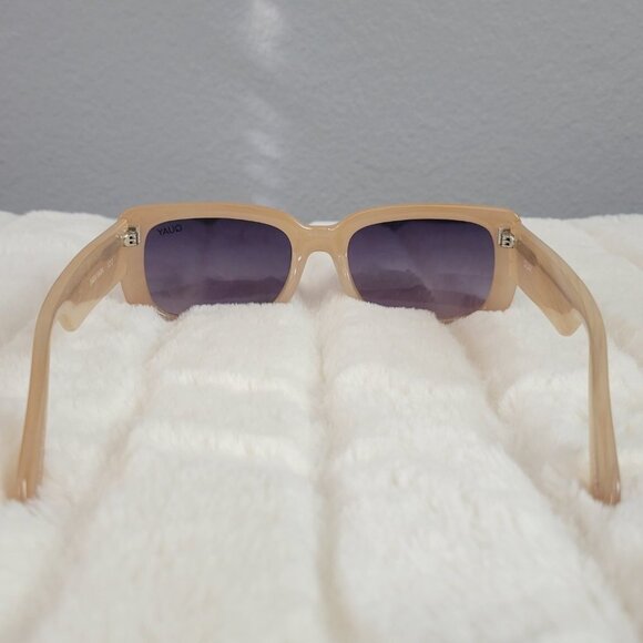 QUAY // ltd ed ultra-chic rectangular ivory tortoise frame espresso fade lens - Picture 8 of 16